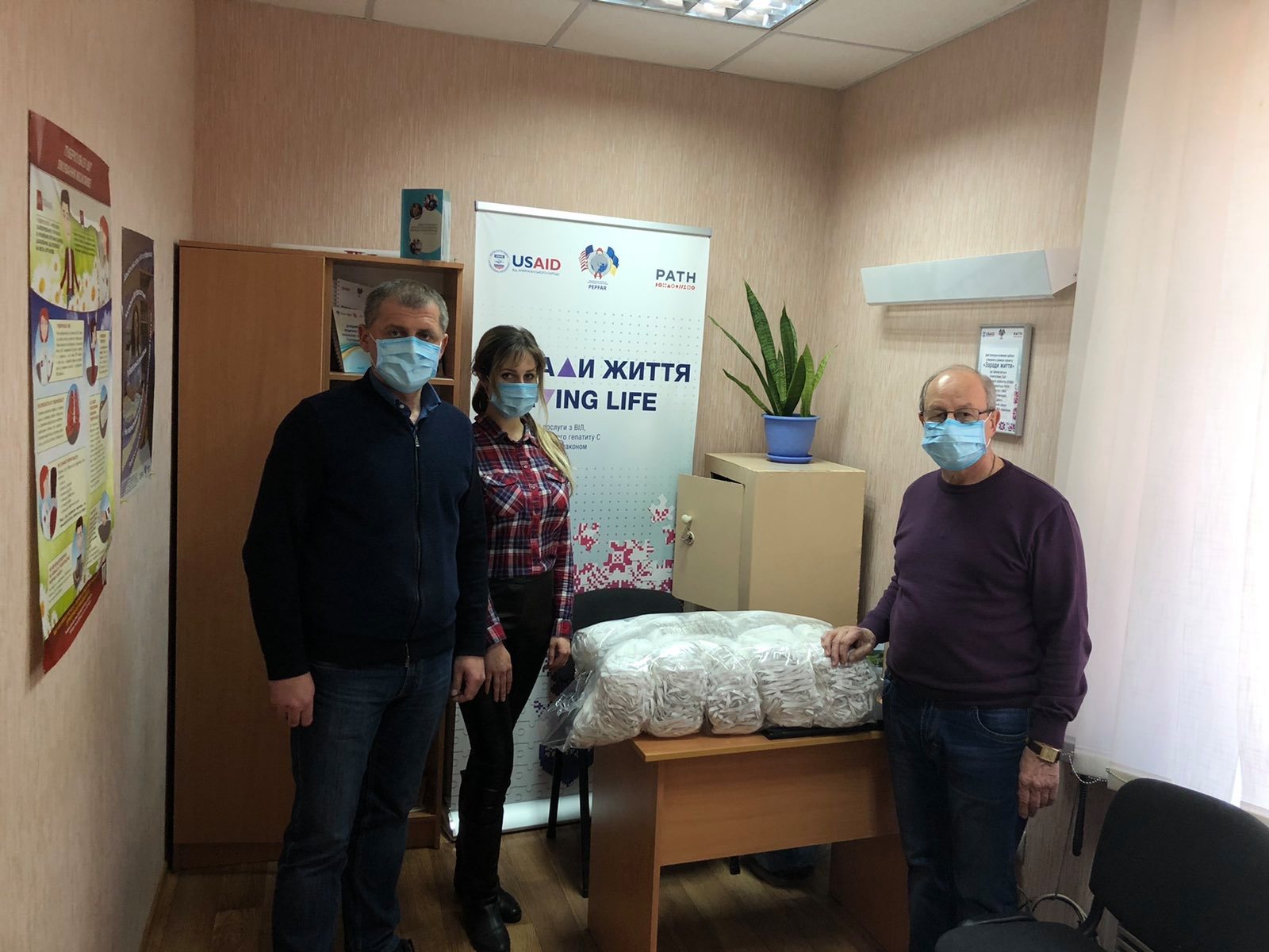 І словом, і ділом… Потрібна допомога віід надійних партнерів.